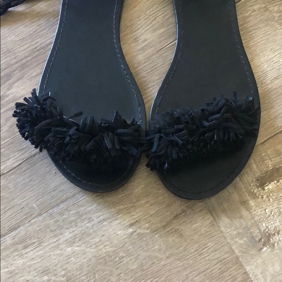 Black tassel sandals w/ gladiator wrap straps Sz 7 - Picture 4 of 4